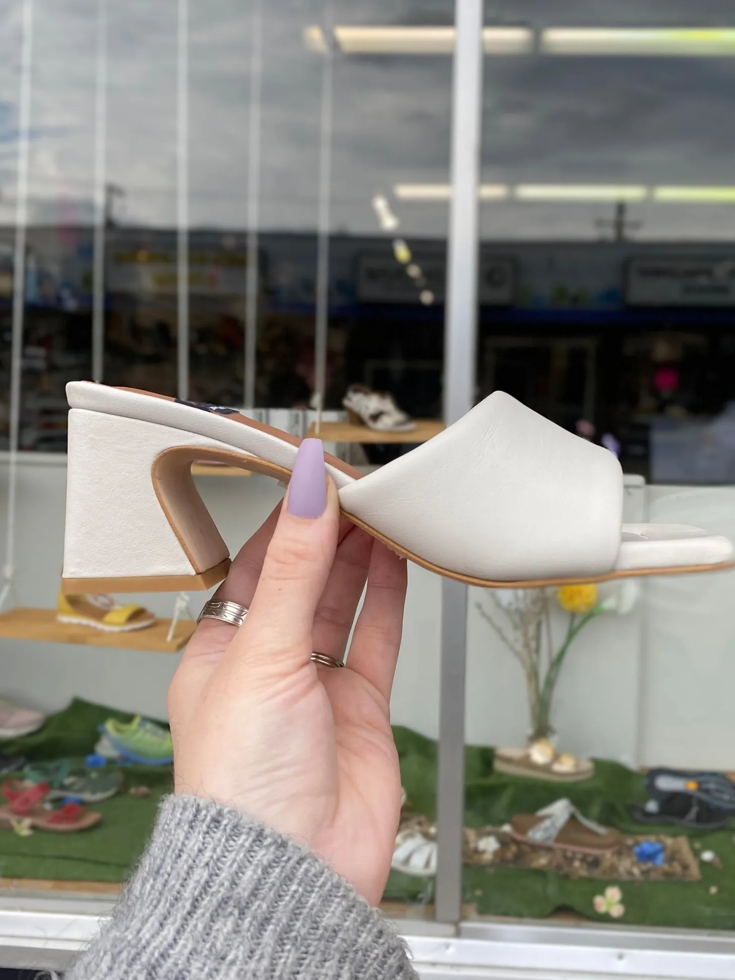 Angel Alarcon - Streep Mule - Beige