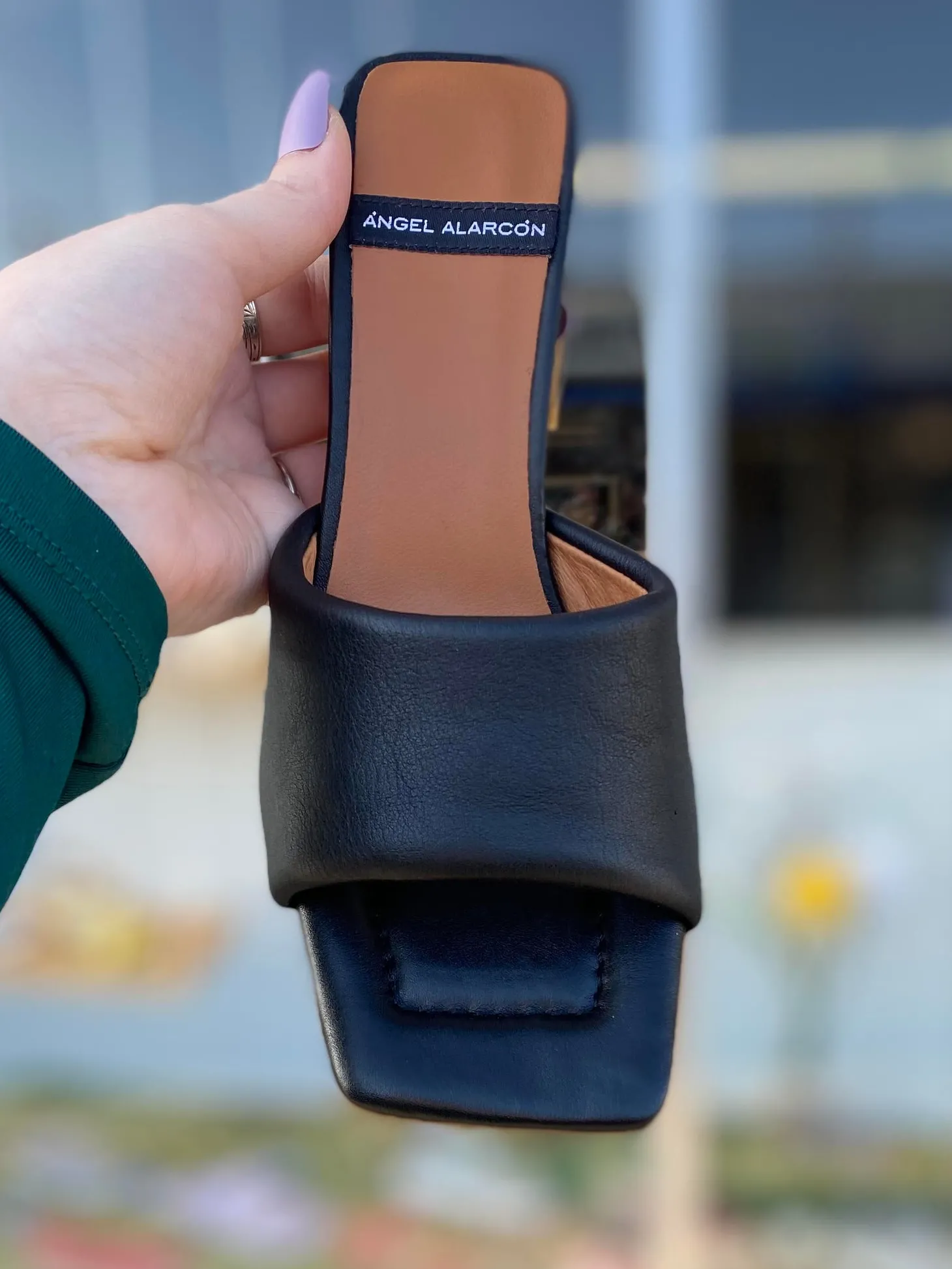 Angel Alarcon - Streep Mule - Black