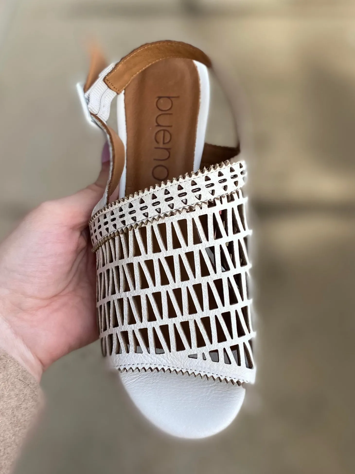 Bueno - Cali - White