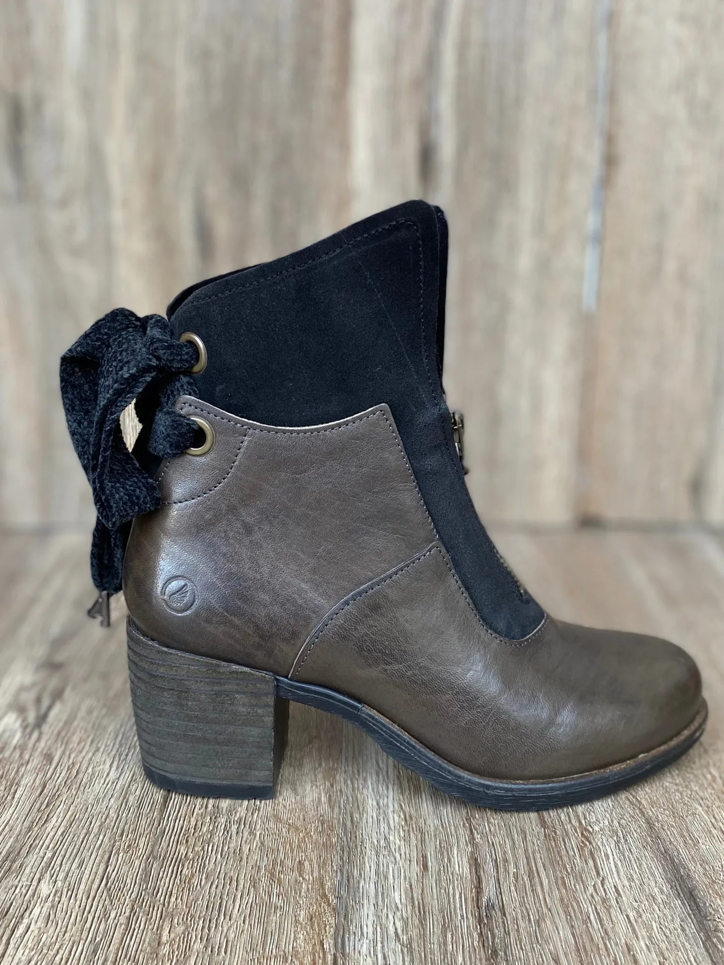 Casta - Ponta - Charcoal