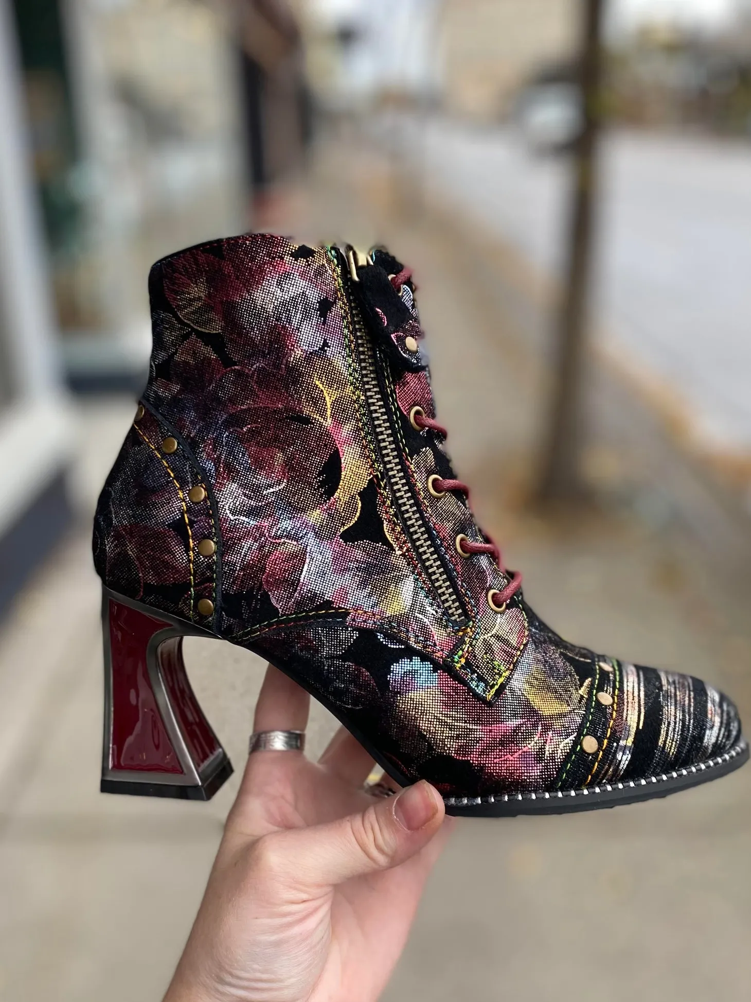 Laura Vita - A1 7317BS - Wine