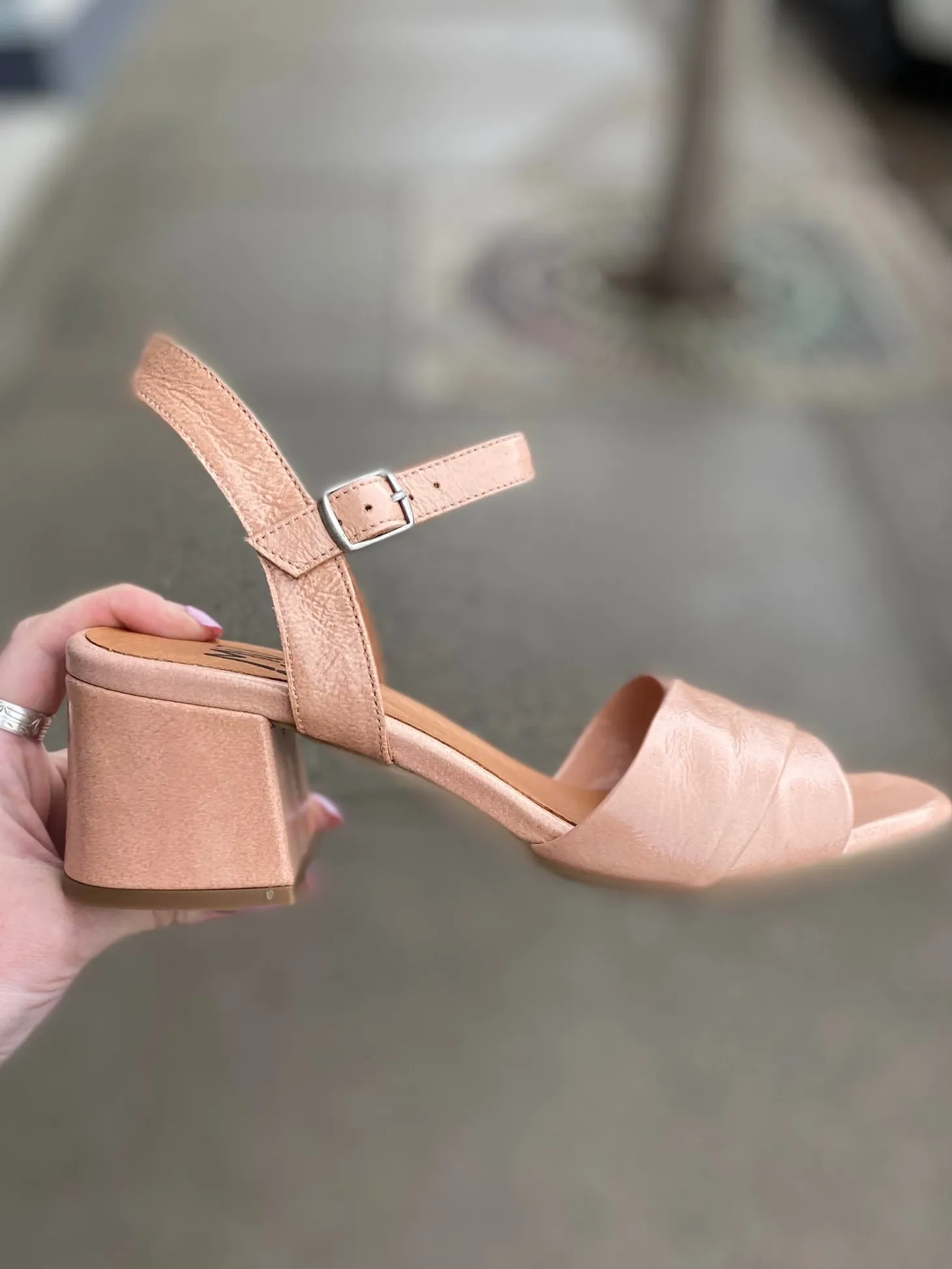 Miz Mooz - Bela - Patent Peach