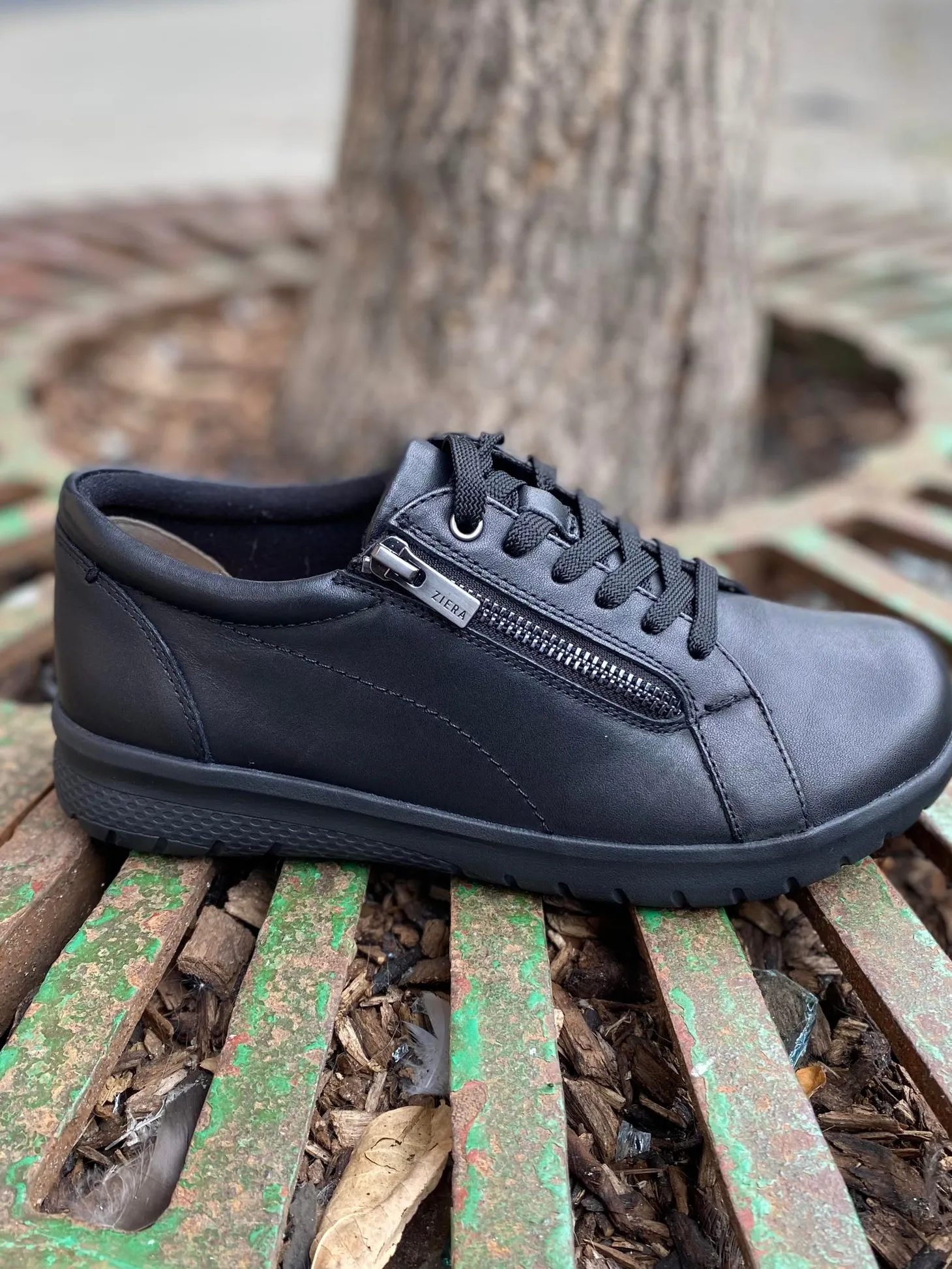 Ziera - Solar - Black *WIDE*